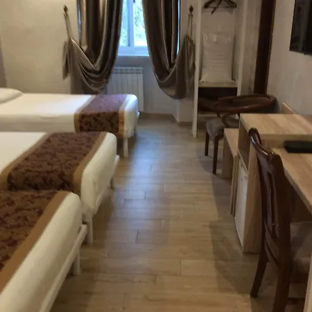 Alojamento de Acomodação e Pequeno-almoço Drago D'oro - Accross From Metro Vittorio Emanuele 3*