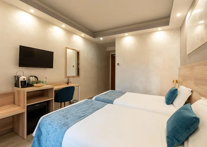 Drago D'oro - Accross From Metro Vittorio Emanuele 3*