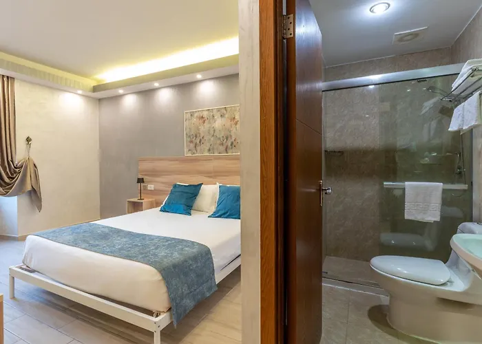 Drago D'oro - Accross From Metro Vittorio Emanuele 3*