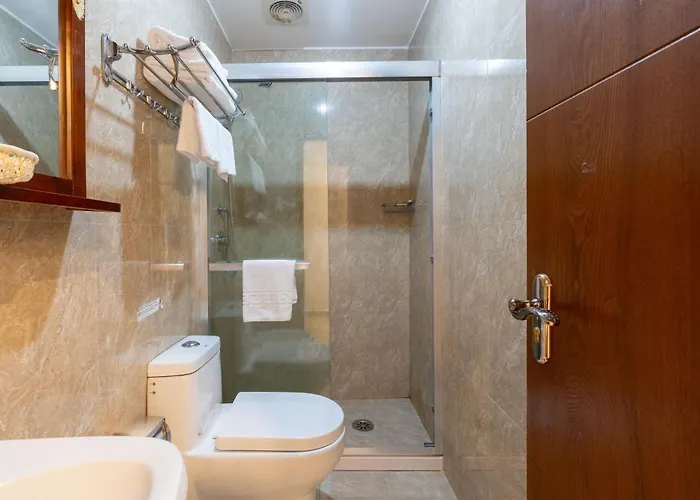 Drago D'oro - Accross From Metro Vittorio Emanuele Рим