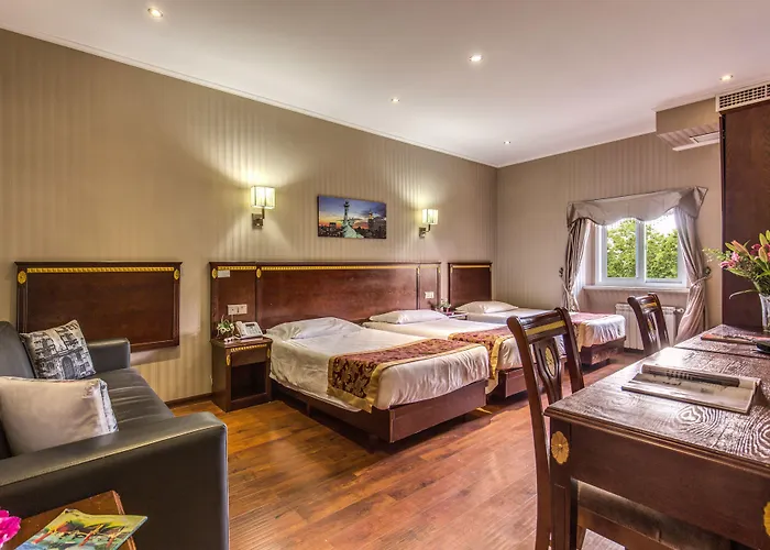 Drago D'oro - Accross From Metro Vittorio Emanuele 3*