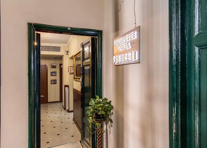 Drago D'oro - Accross From Metro Vittorio Emanuele 3*