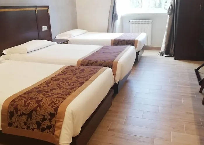 Drago D'oro - Accross From Metro Vittorio Emanuele Рим