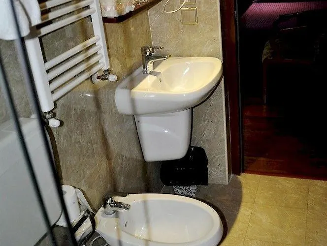 Drago D'oro - Accross From Metro Vittorio Emanuele Отель типа 