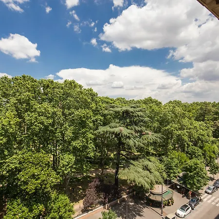 Bed & Breakfast Drago D'oro - Accross From Metro Vittorio Emanuele Rome